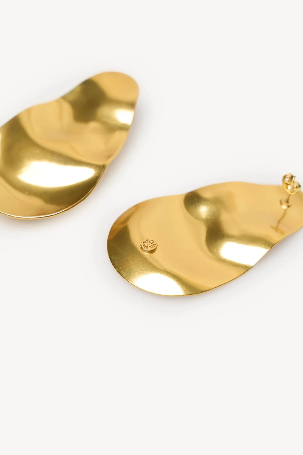 Lea. Pendientes largos