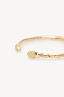 Leslie. Brazalete piedra bañado en oro