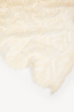 Lucila. Bufanda calada