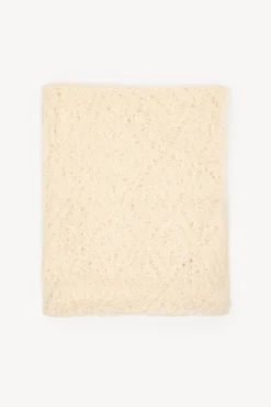 Lucila. Bufanda calada