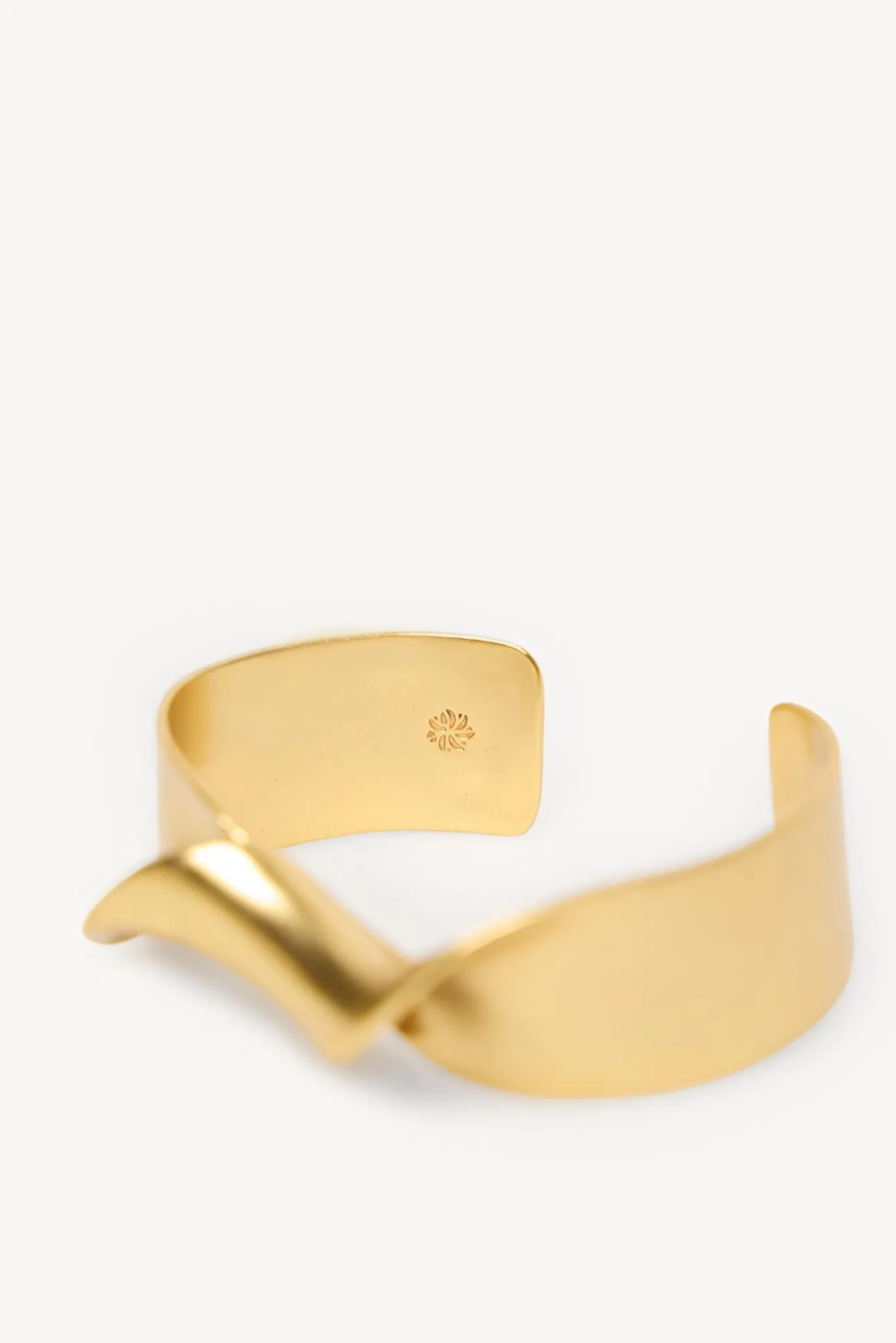 Luisa. Brazalete bañado en oro
