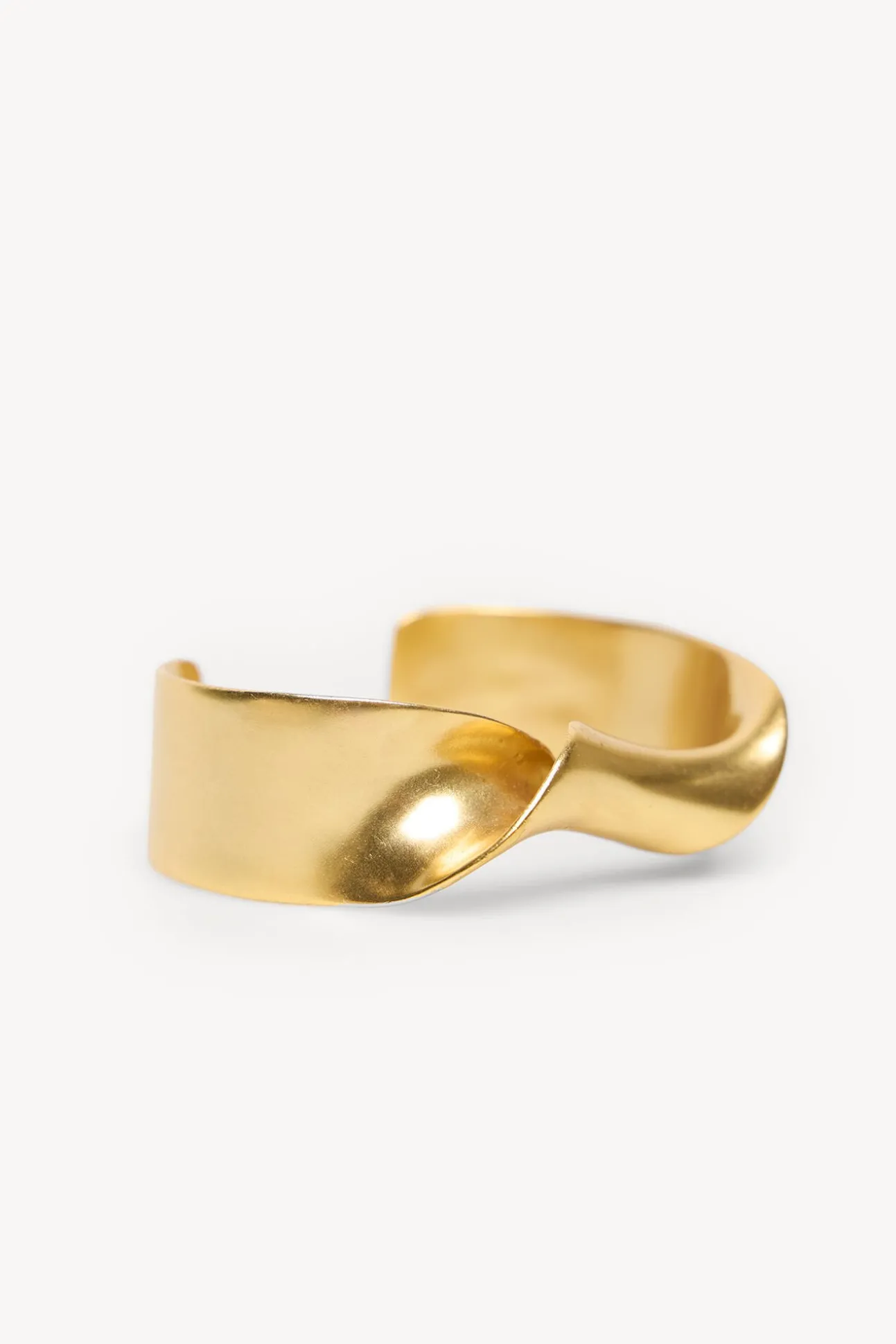 Luisa. Brazalete bañado en oro