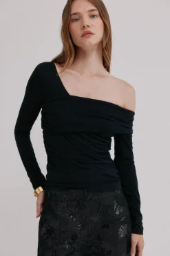 Magnolia. Top escote asimétrico