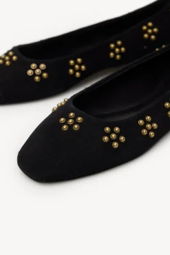 Maitane. Bailarinas de serraje con tachas