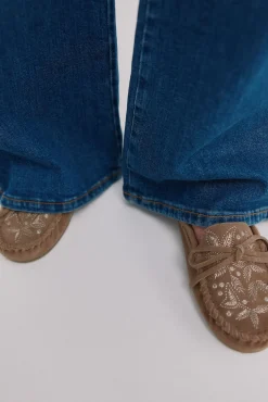 Marcela. Mocasines bordados de serraje