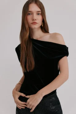 Marcela. Top asimétrico