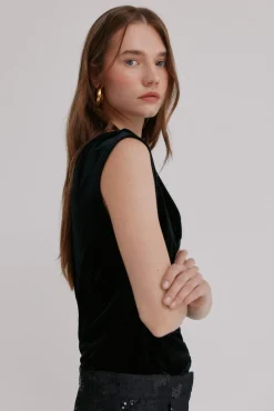 Marcela. Top asimétrico