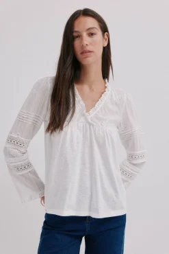 Marina. Camiseta bordada