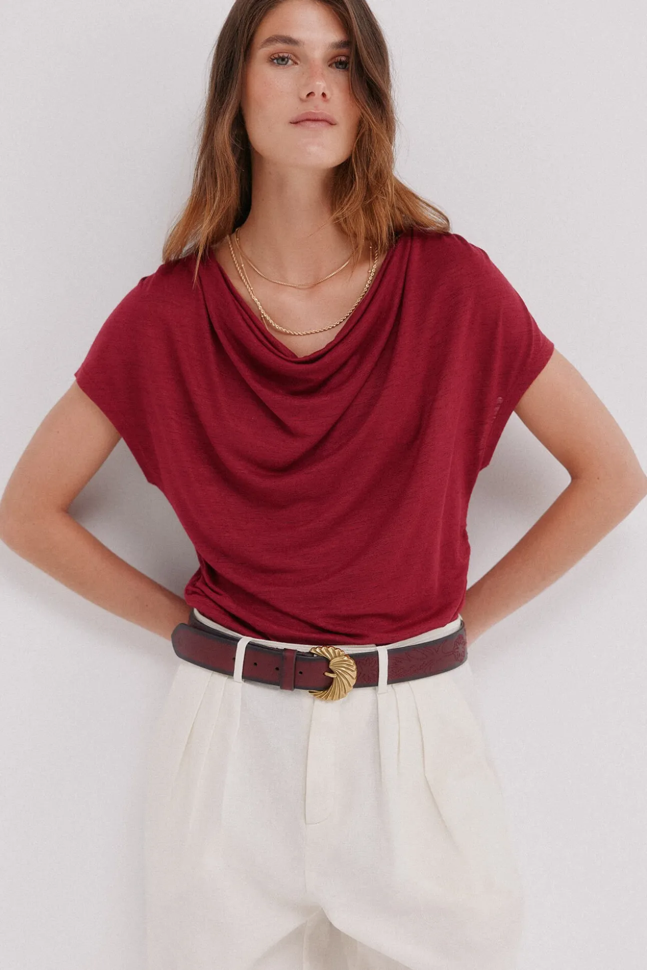 Mia. Camiseta drapeada