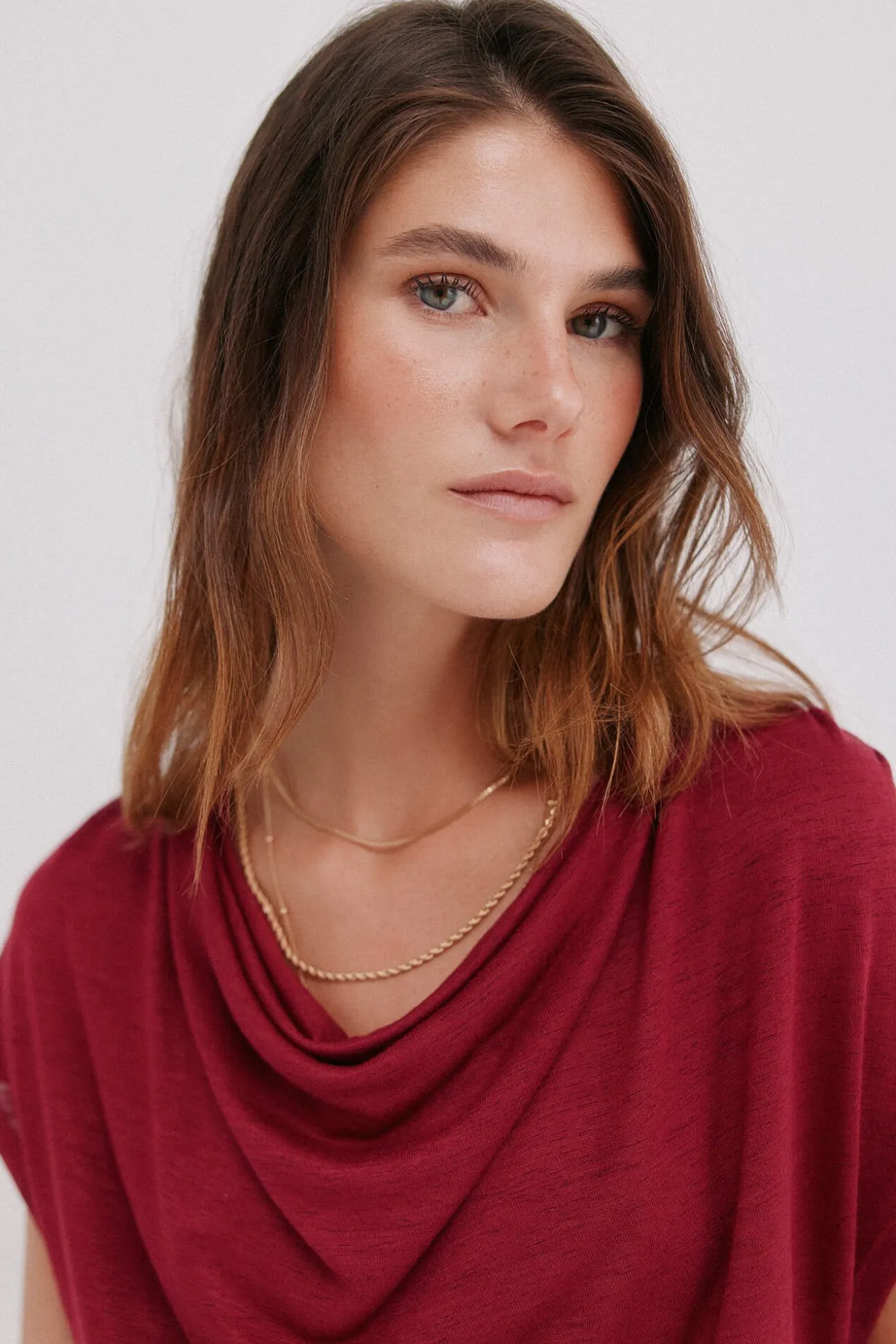 Mia. Camiseta drapeada