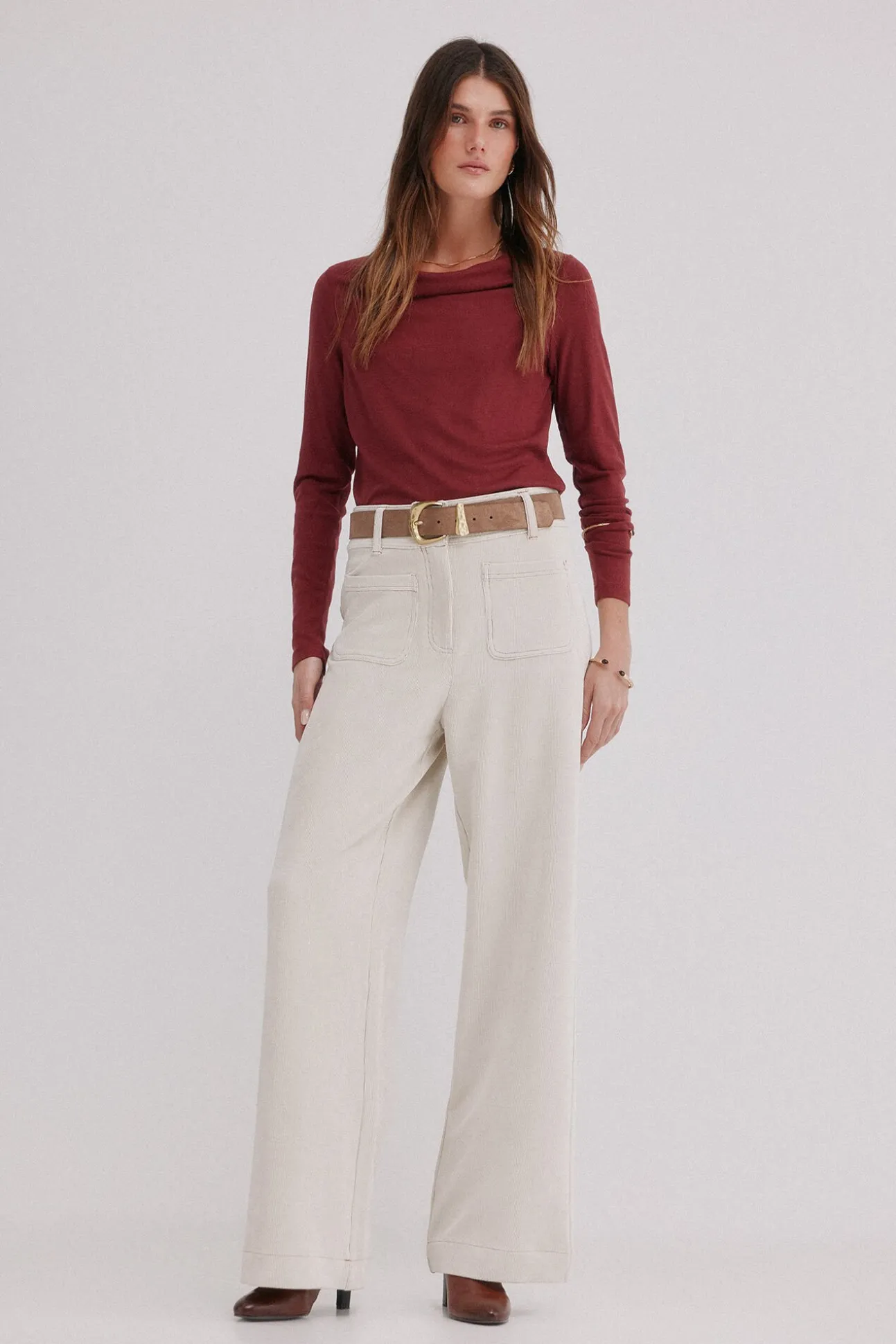 Mirta. Camiseta con escote drapeado