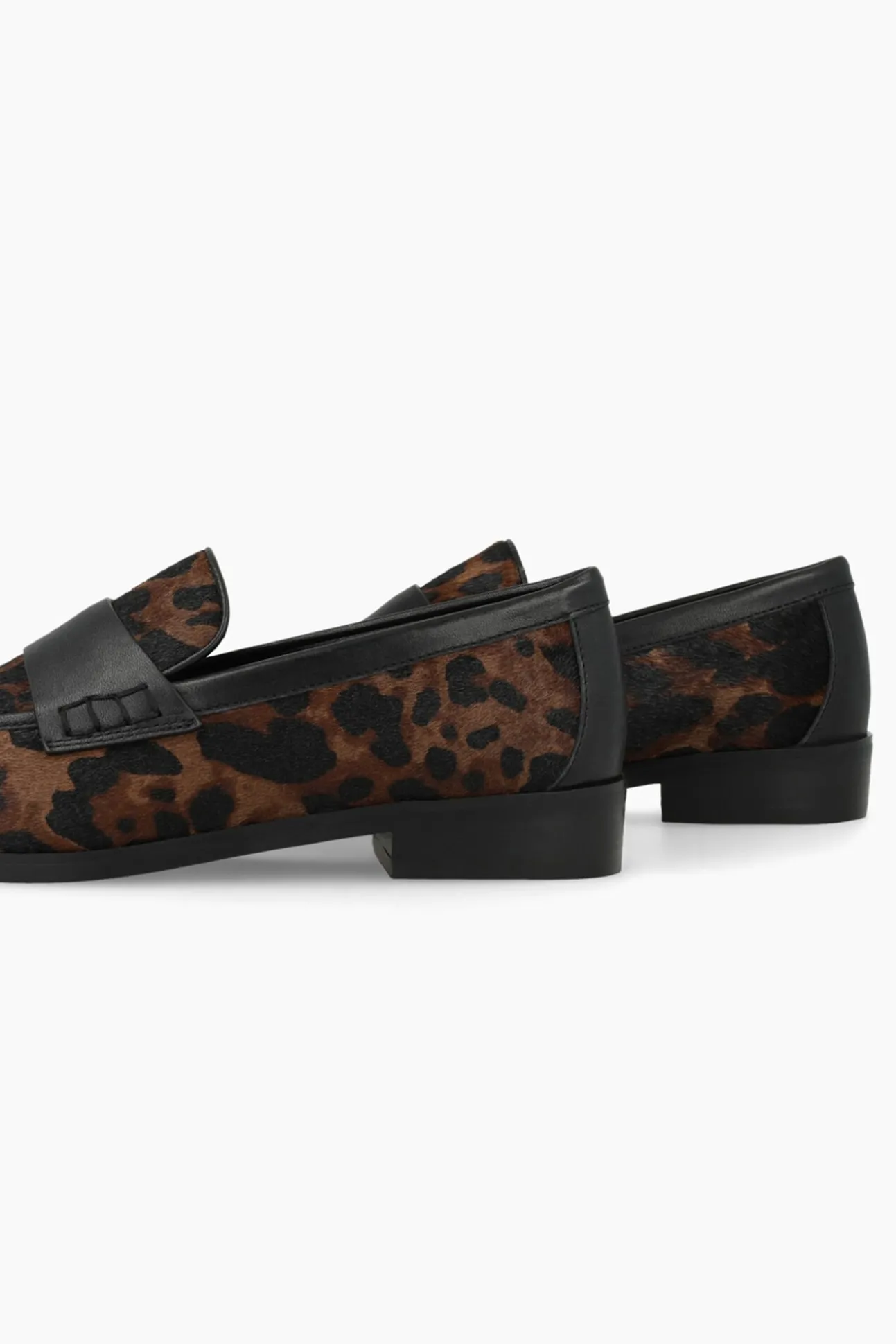 Mocasines en piel efecto animal print