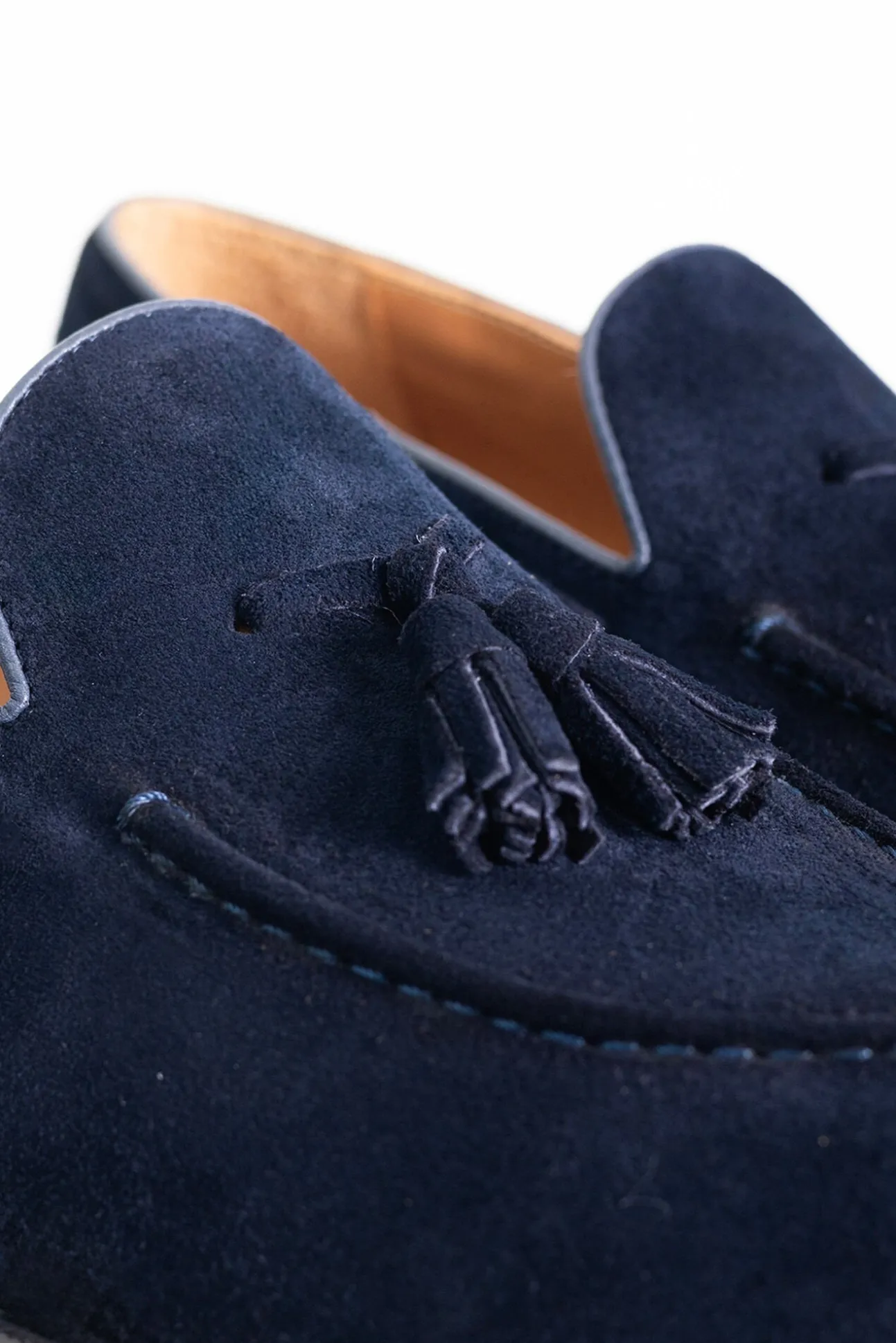 Mocasín borlas serraje piel