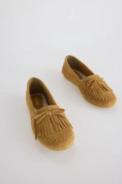 Mocasín flecos serraje