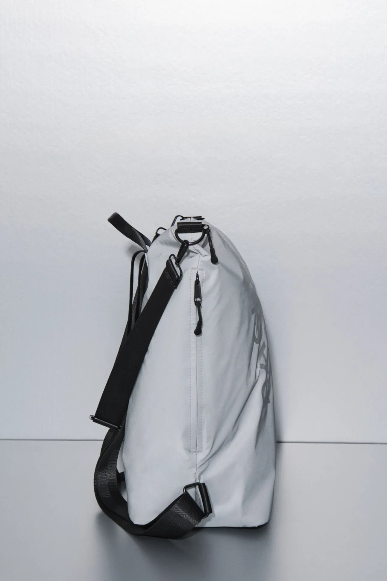 Mochila multiposición nylon efecto metalizado