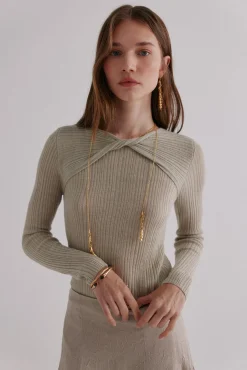 Nabila. Top con detalle de nudo