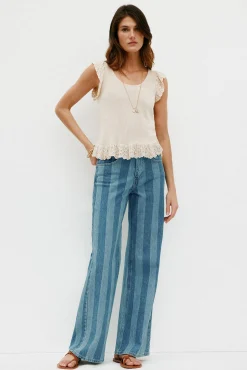 Nadia. Top con volantes