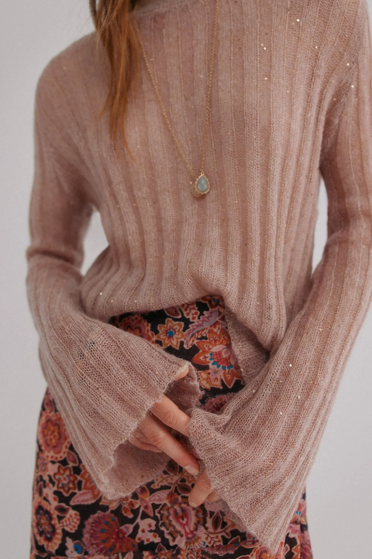 Neus. Jersey cuello redondeado