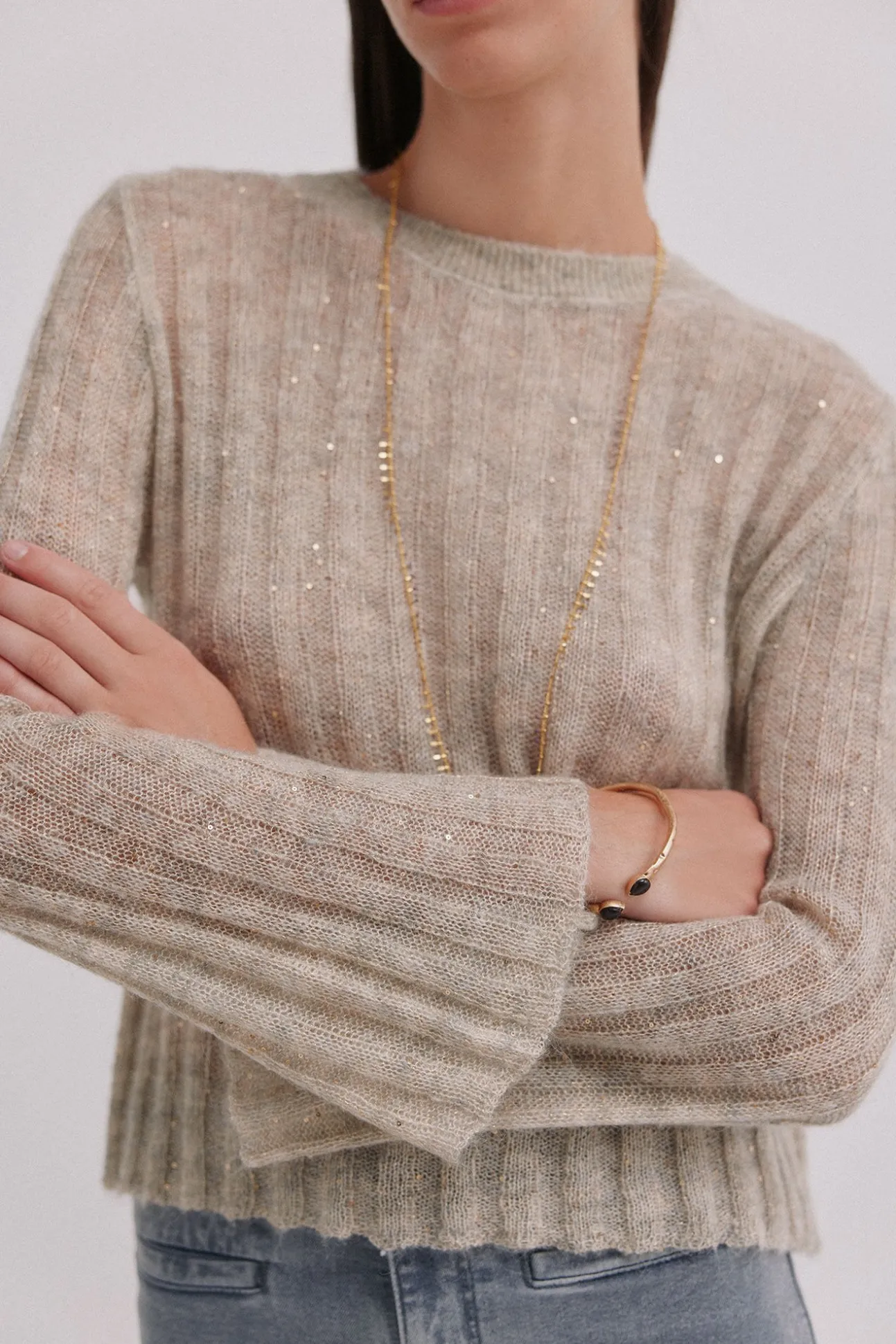 Neus. Jersey cuello redondeado