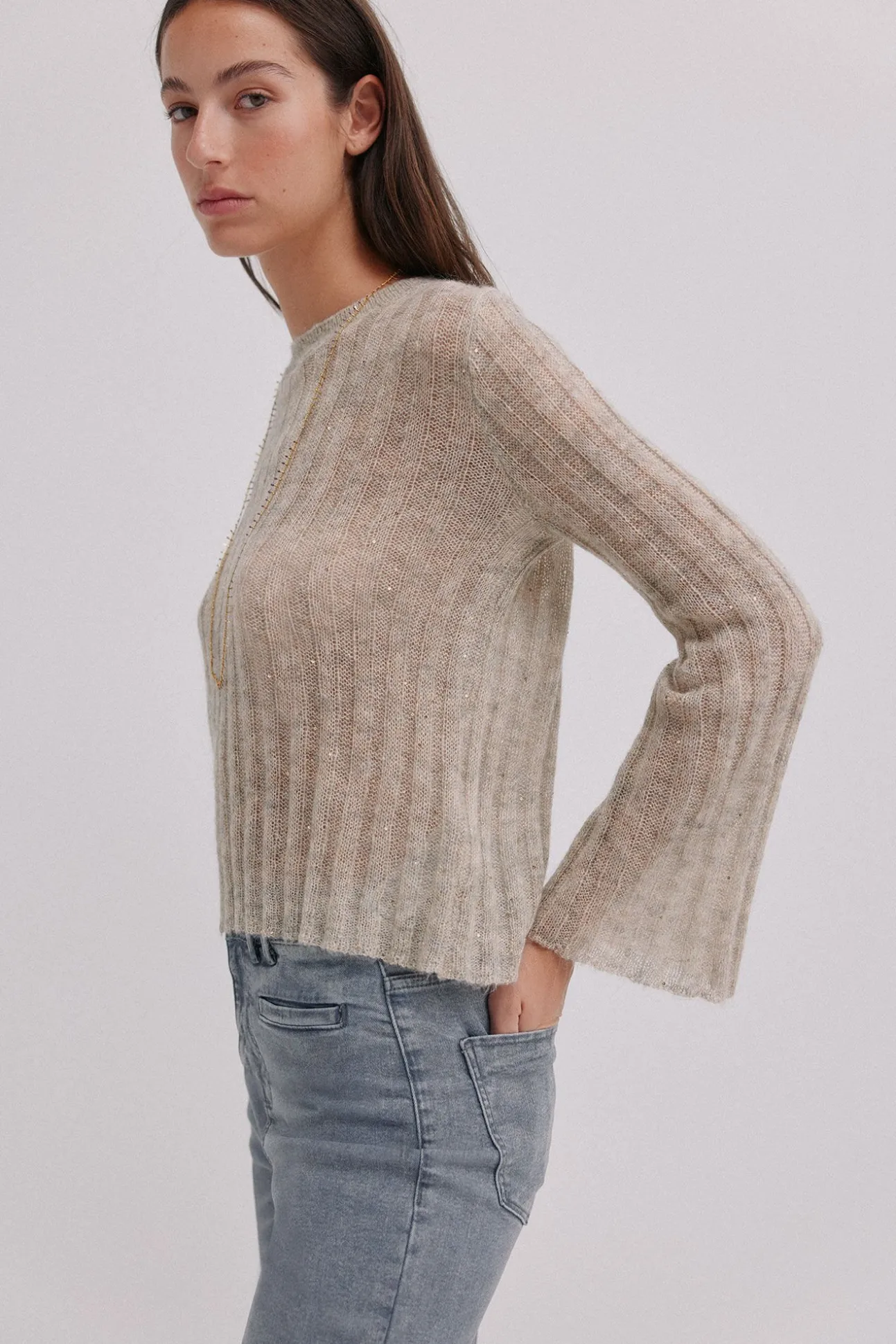 Neus. Jersey cuello redondeado