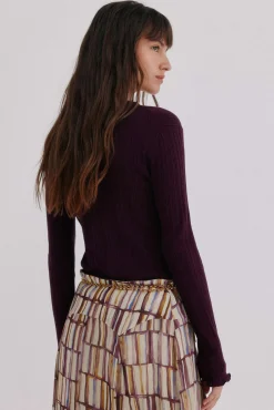 Nidia. Top con detalle de ondas