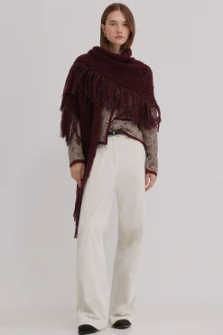 Nieves. Chal calado de flecos