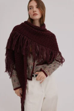 Nieves. Chal calado de flecos