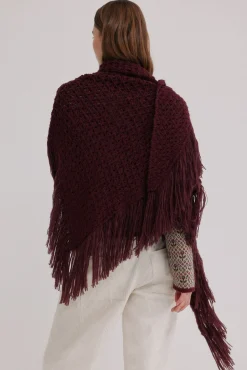 Nieves. Chal calado de flecos