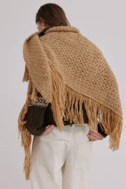 Nieves. Chal calado de flecos