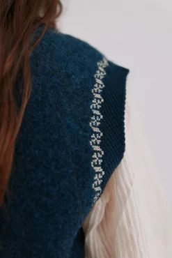 Nunzia. Chaleco bordado