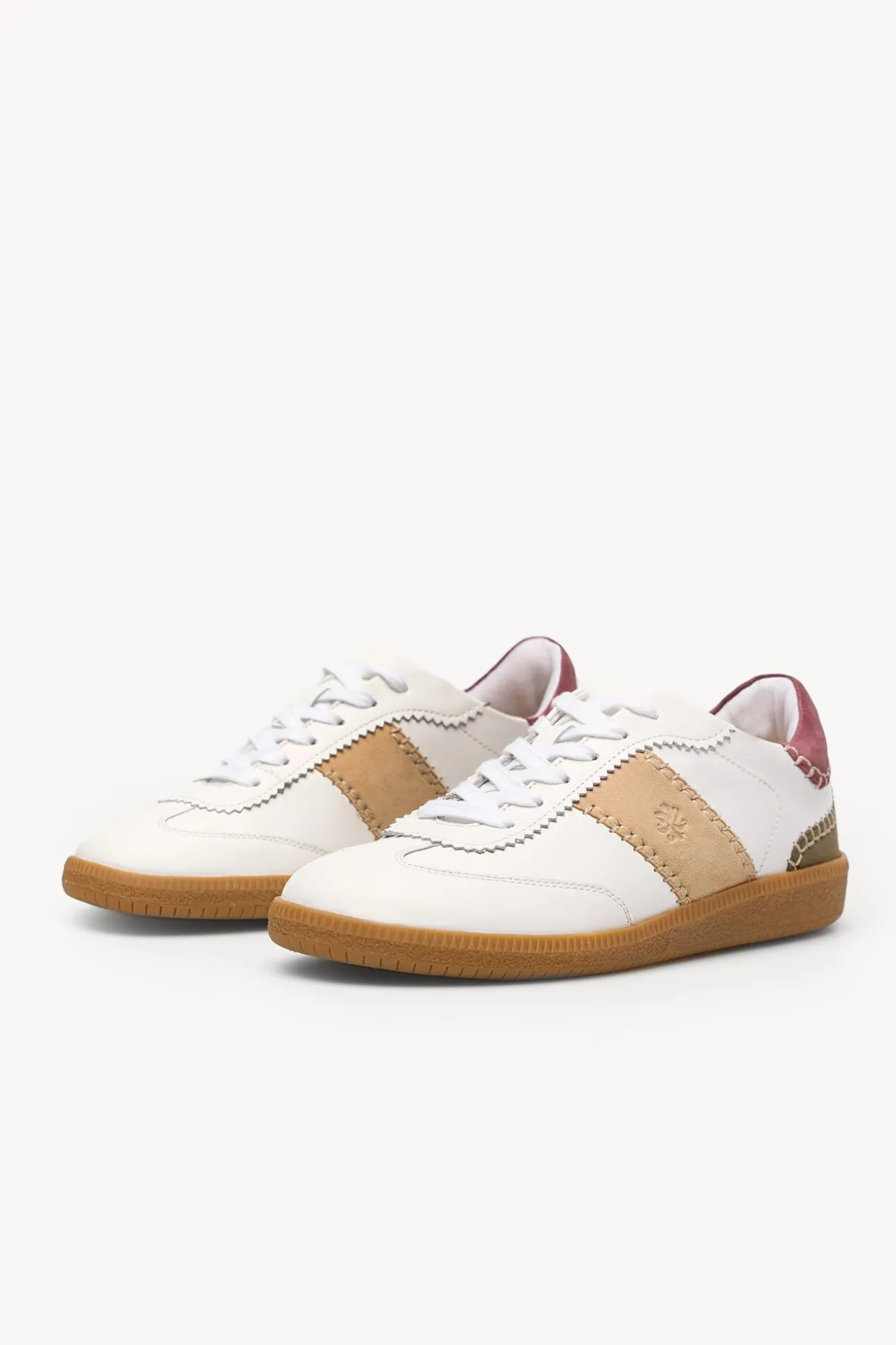 Oihana. Zapatilla de piel