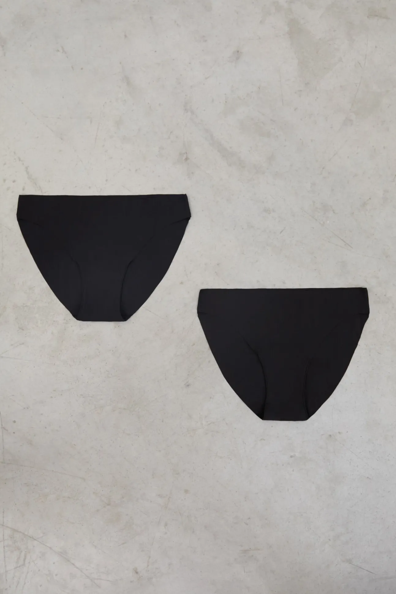 Pack 2 bragas clásicas negro laser cut