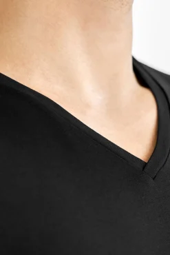 Pack 2 camisetas elásticas cuello pico negro