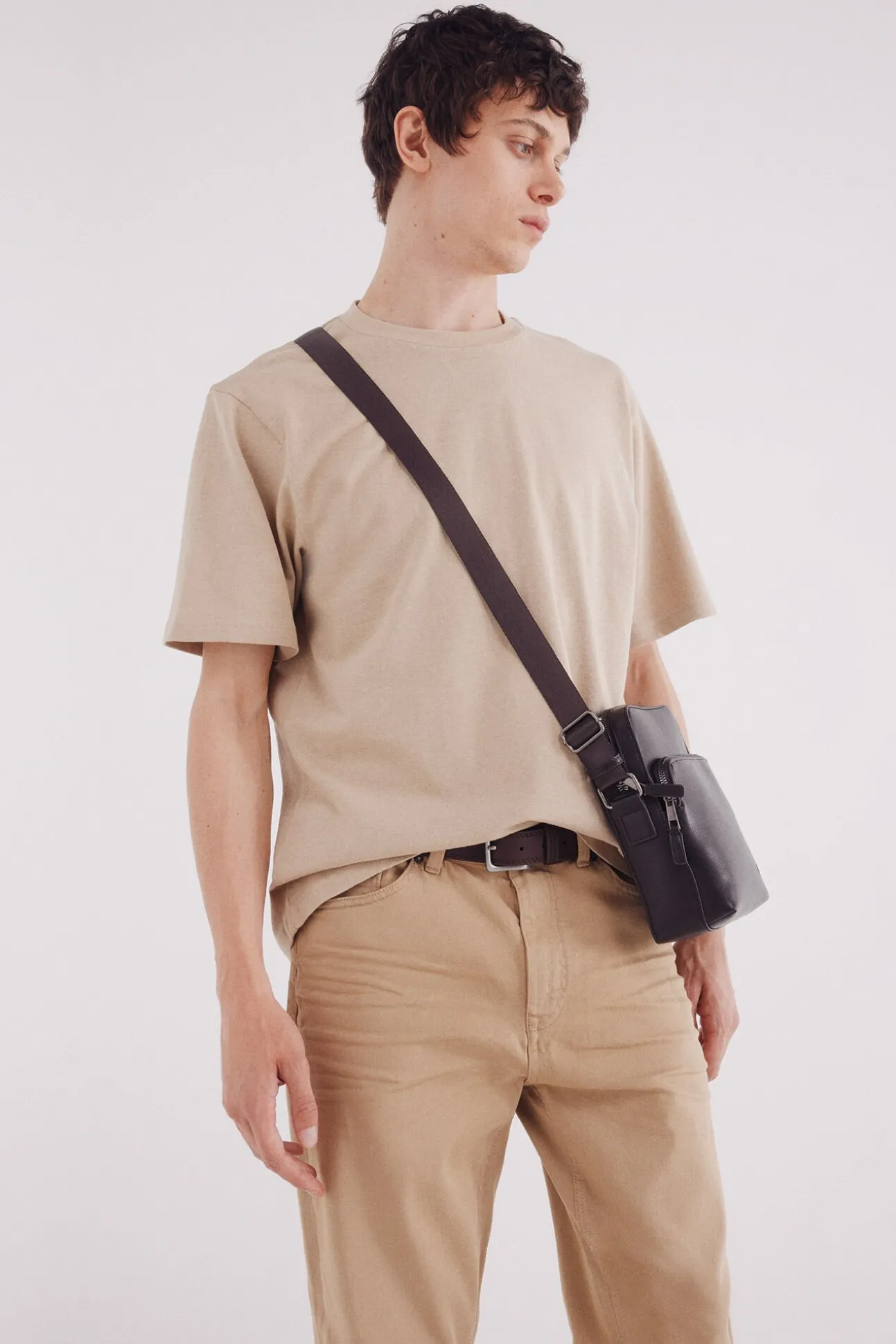 Pantalón 5 bolsillos color slim fit