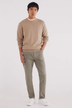 Pantalón 5 bolsillos color slim fit