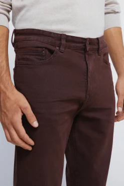 Pantalón 5 bolsillos color slim fit