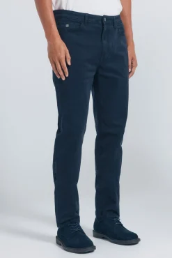 Pantalón 5 bolsillos color slim fit