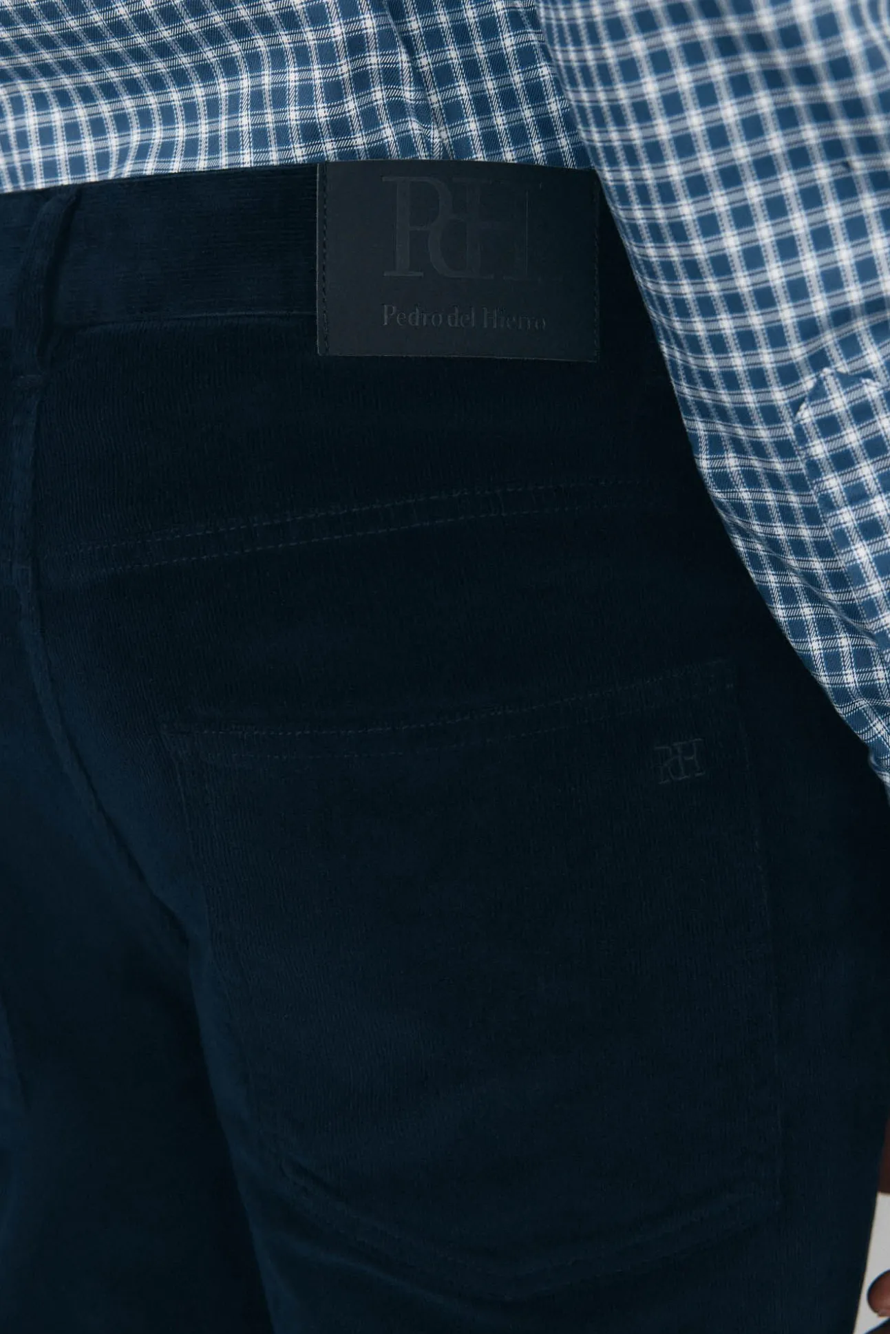 Pantalón 5 bolsillos pana slim fit