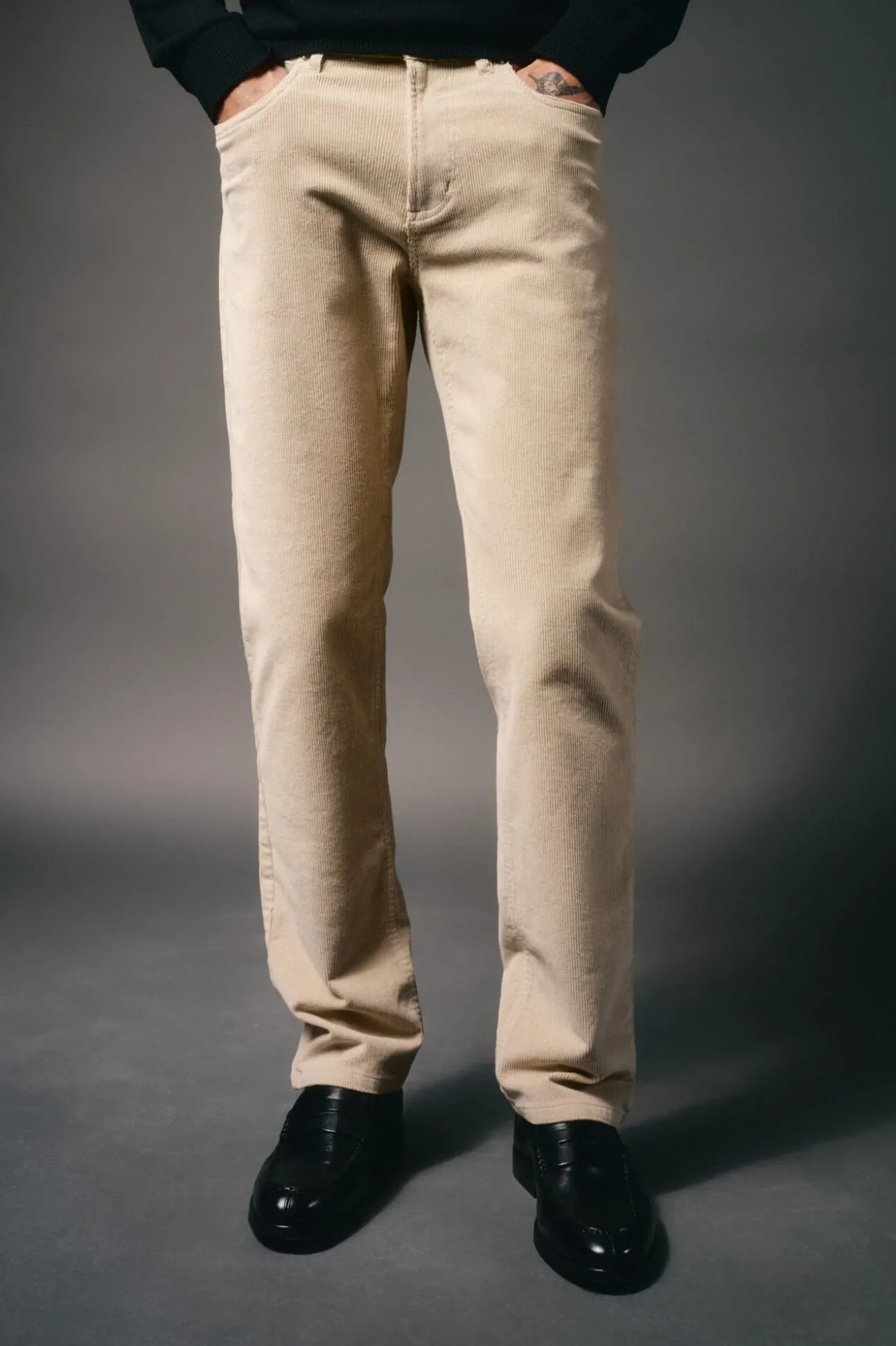 Pantalón 5 bolsillos slim fit pana