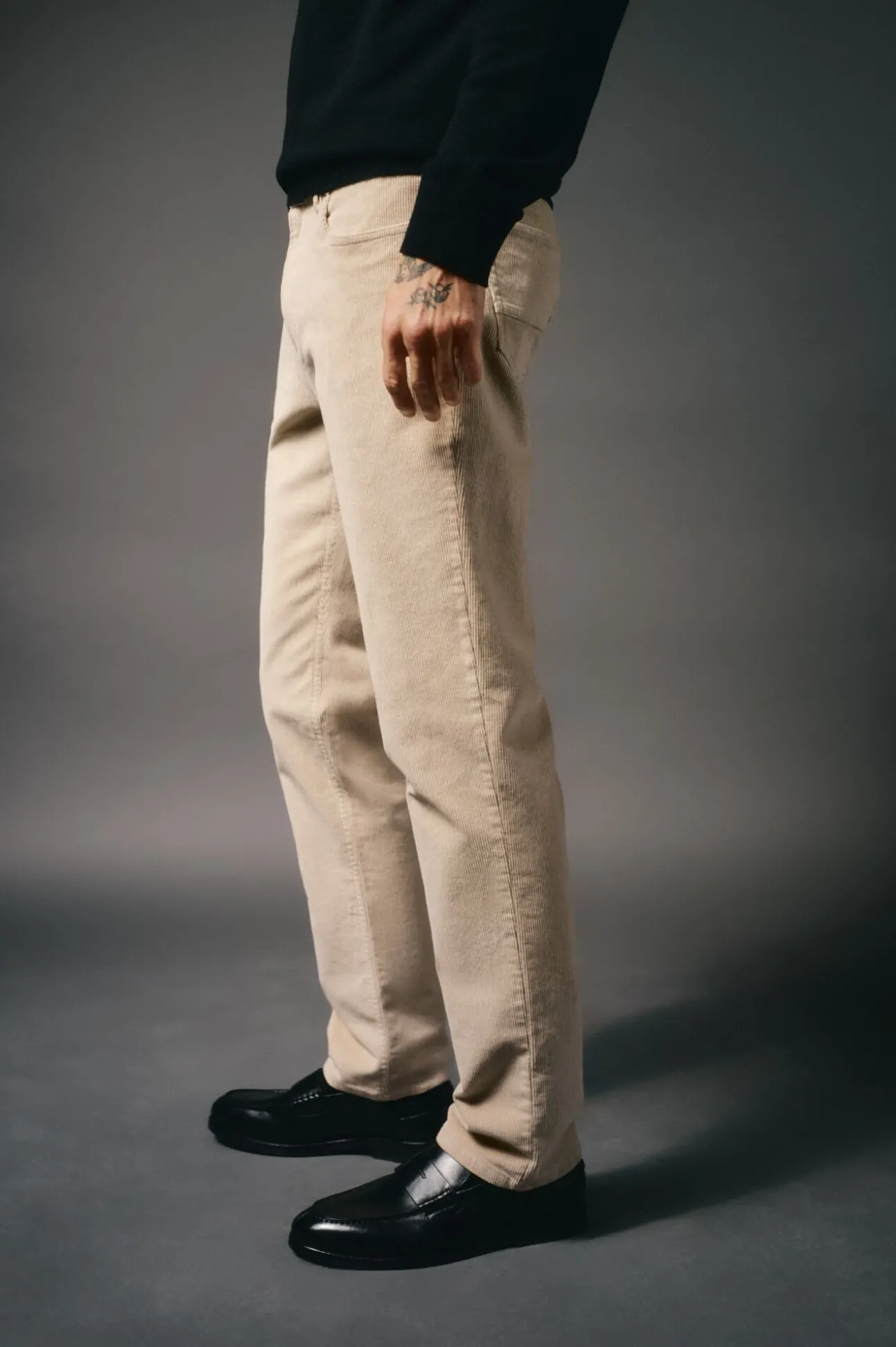 Pantalón 5 bolsillos slim fit pana