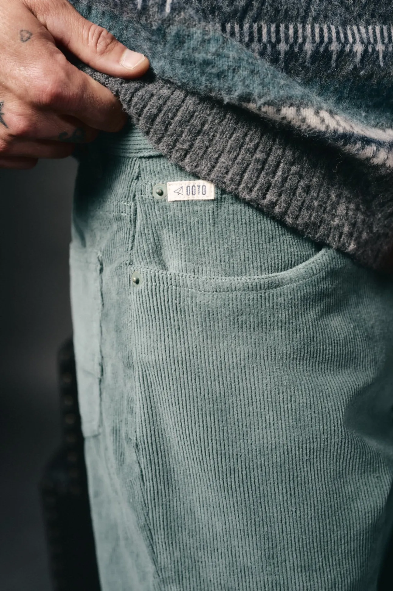 Pantalón 5 bolsillos slim fit pana