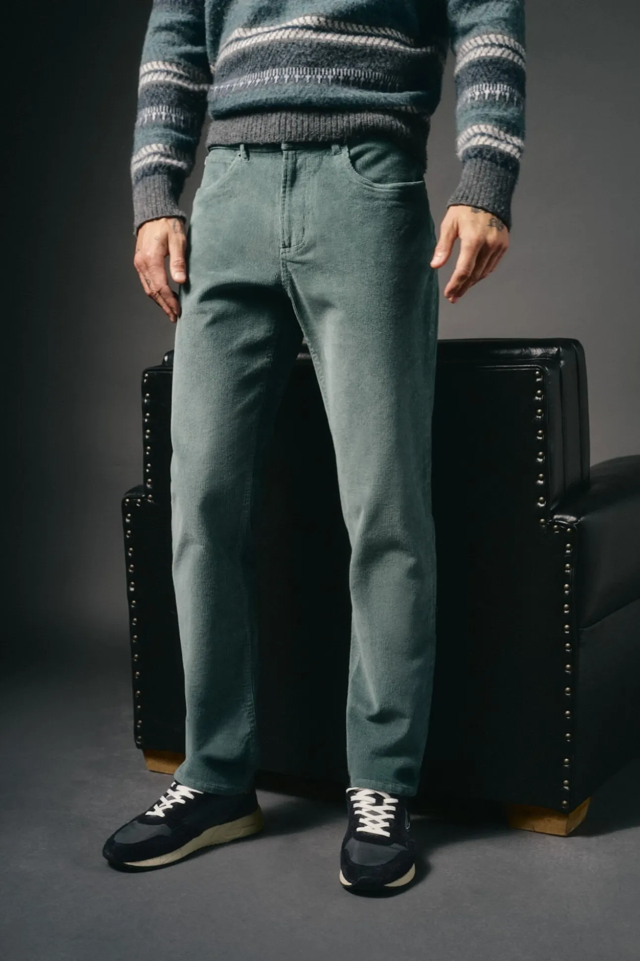 Pantalón 5 bolsillos slim fit pana