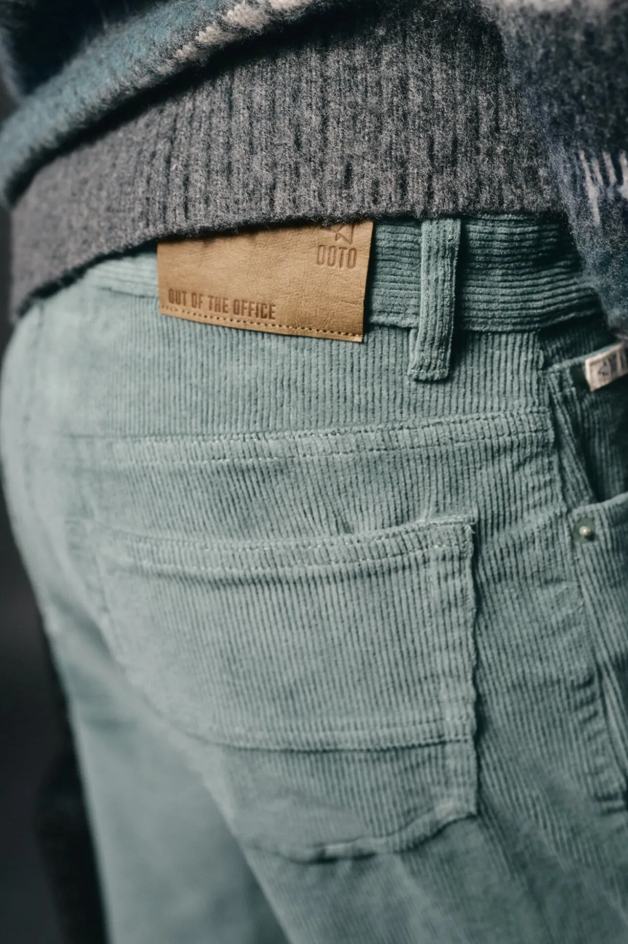 Pantalón 5 bolsillos slim fit pana