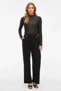 Pantalón ancho con botones