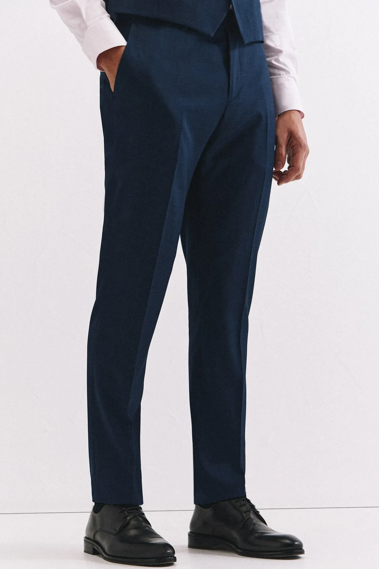 Pantalón azul slim fit
