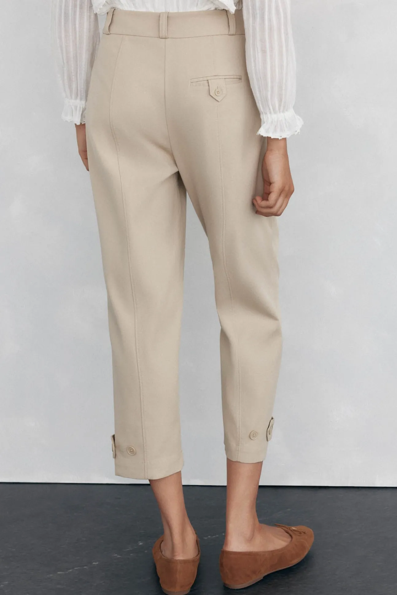 Pantalón bajo ajustable