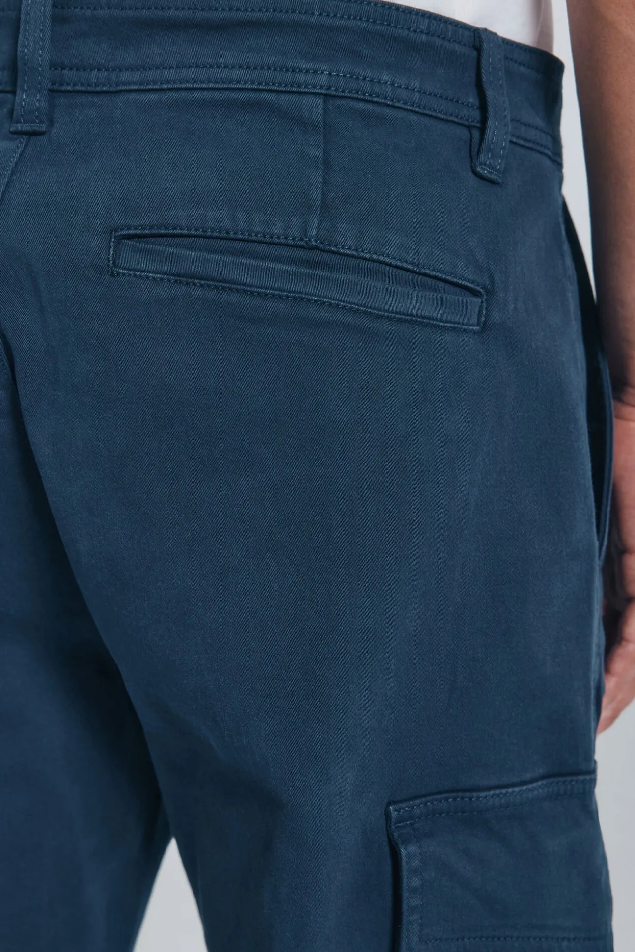 Pantalón cargo casual slim fit