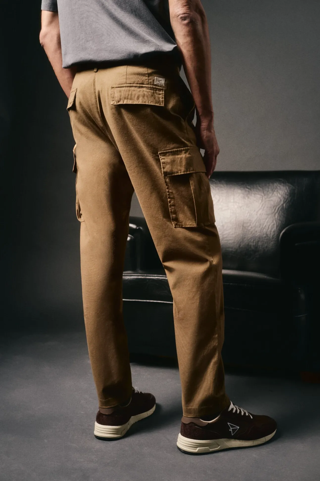 Pantalón cargo slim fit