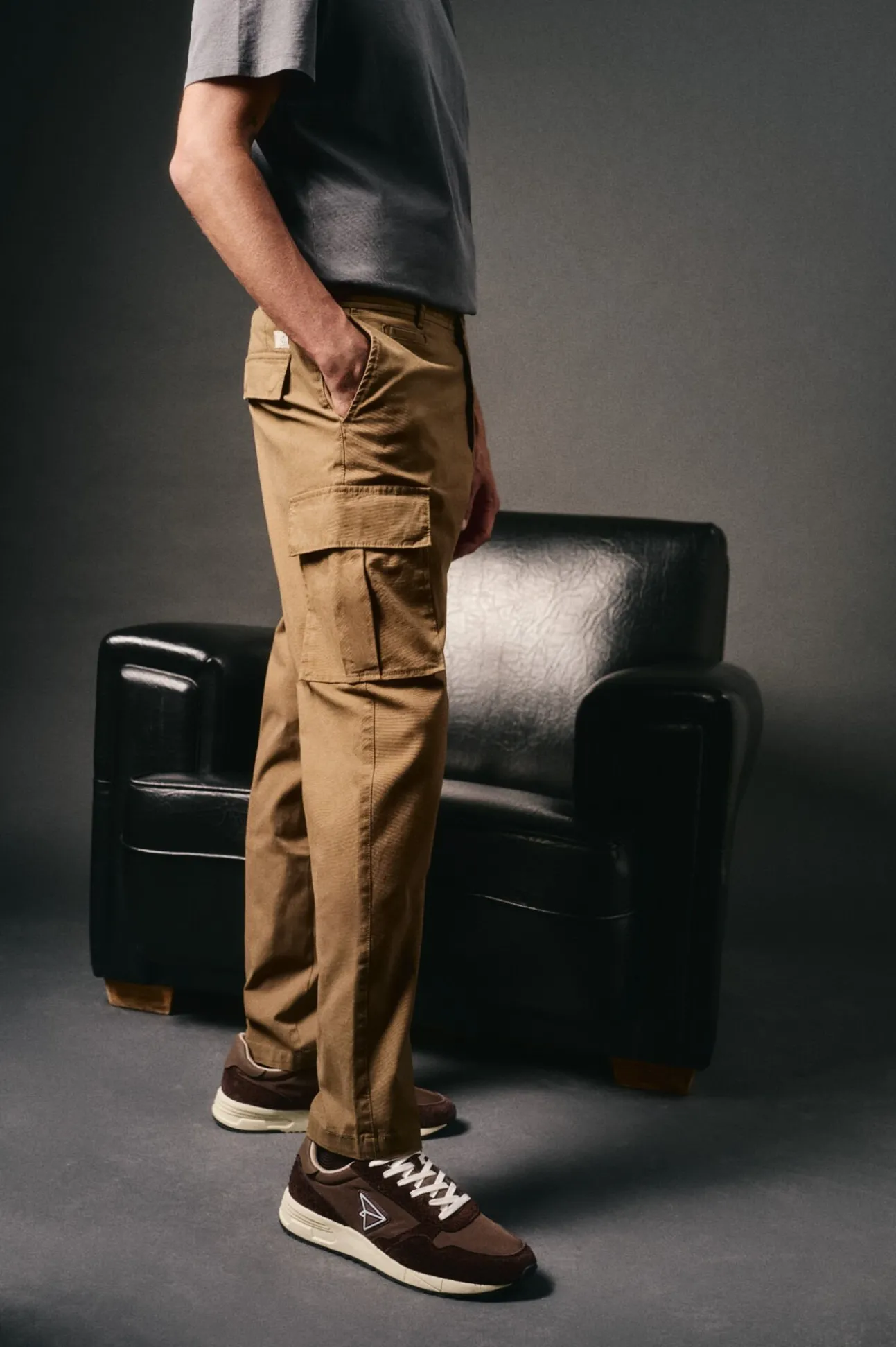 Pantalón cargo slim fit