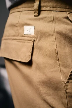 Pantalón cargo slim fit